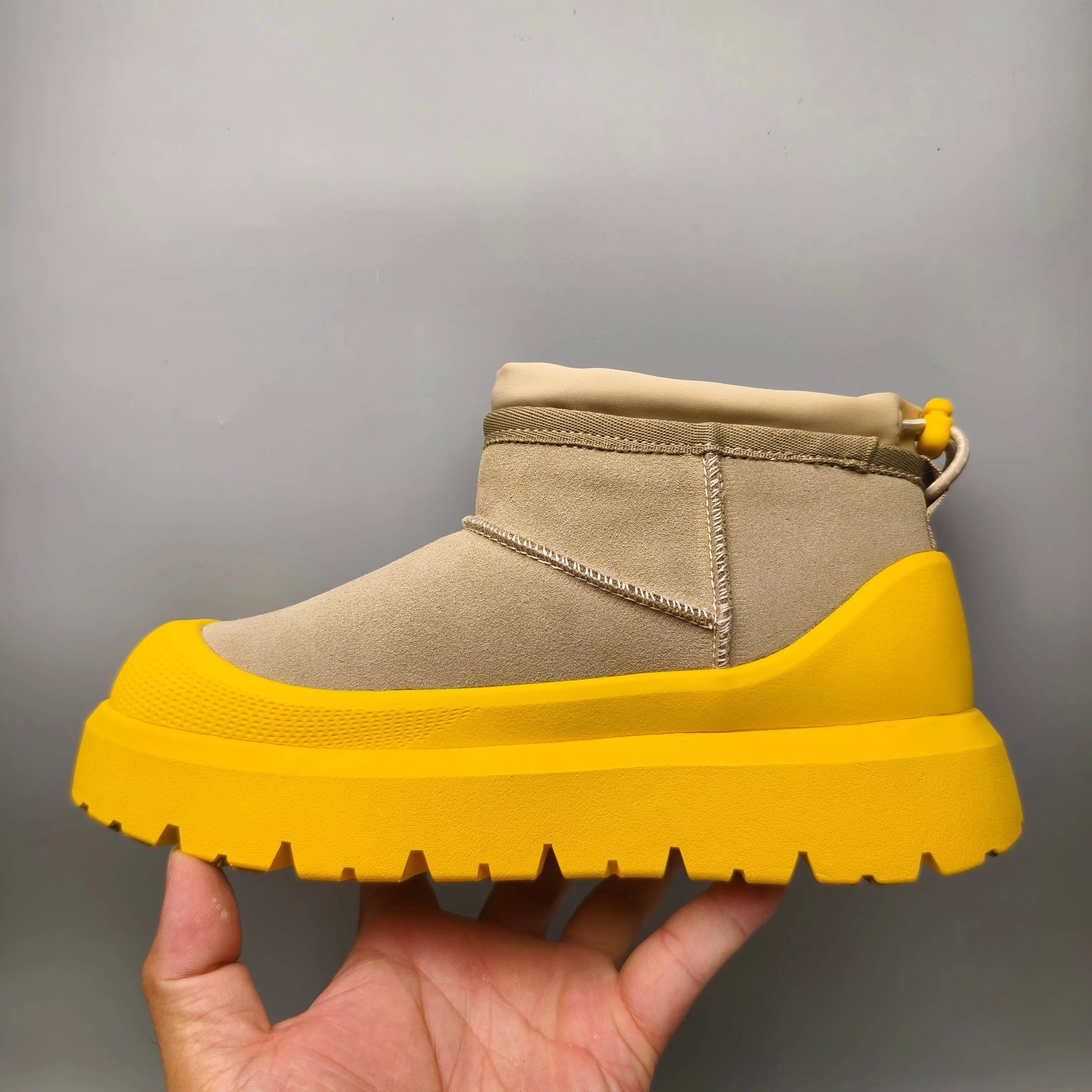 💰Women’s shoes 280 Men’s shoes 300 UGG sheepskin all-in-one snow boots 4196 Classic waterproof rubber sole couple’s shoes Color: white bottom, yellow bottom, blue bottom, black Matching code: 35-45
